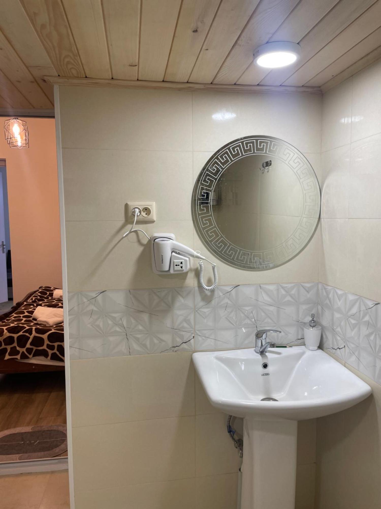 Mamuka Chartolani Guesthouse Μέστια Εξωτερικό φωτογραφία