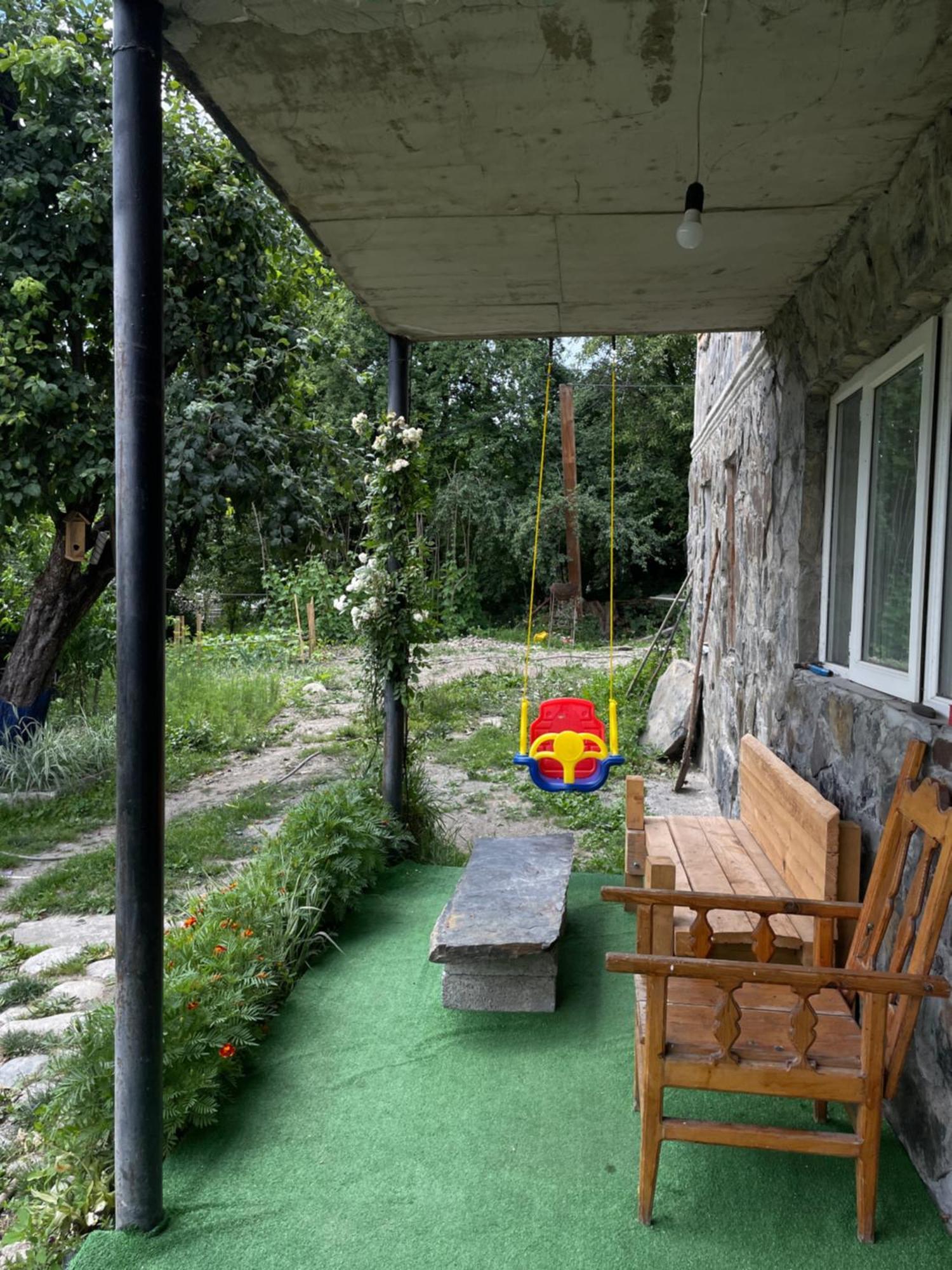 Mamuka Chartolani Guesthouse Μέστια Εξωτερικό φωτογραφία