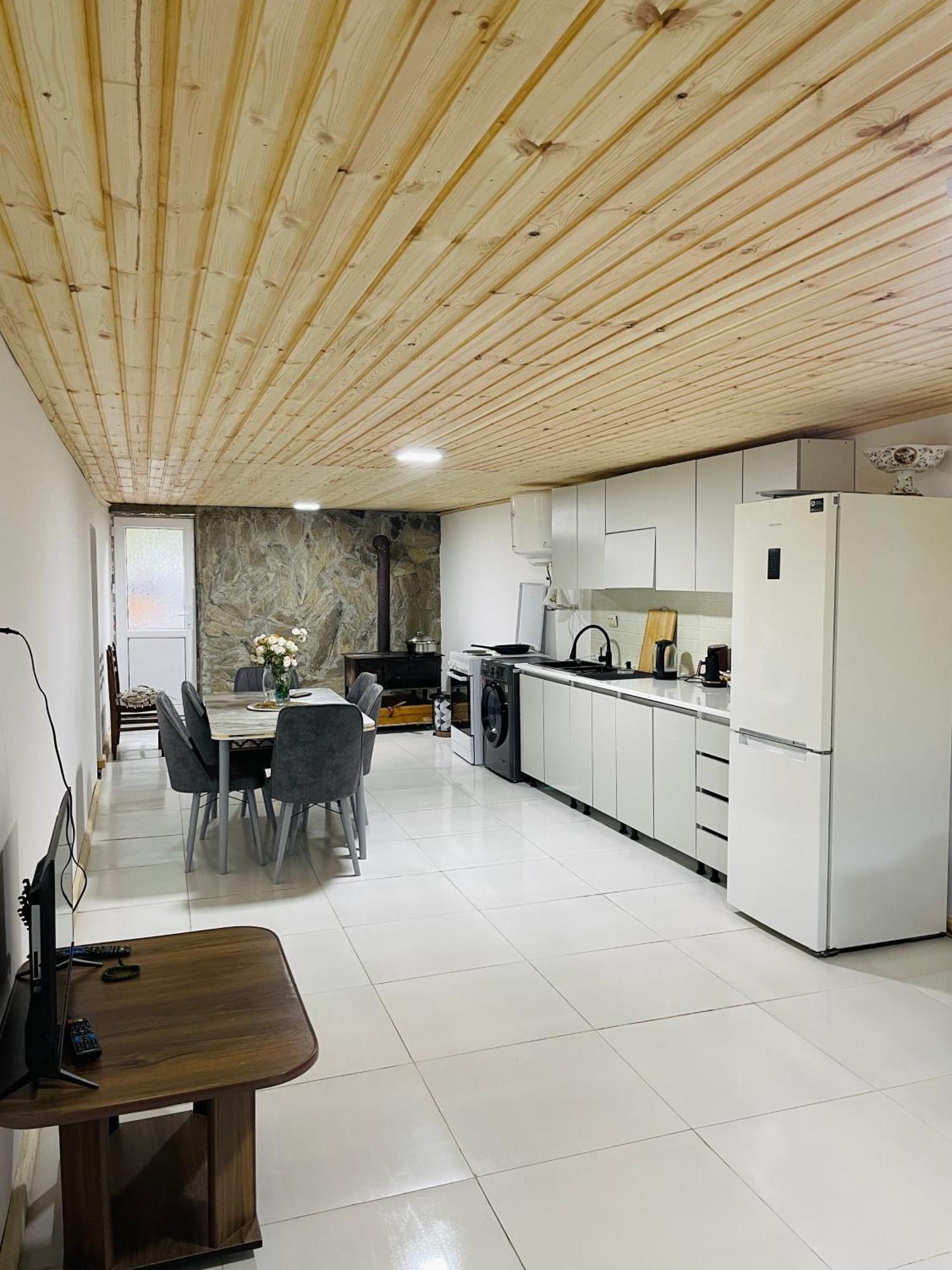 Mamuka Chartolani Guesthouse Μέστια Εξωτερικό φωτογραφία