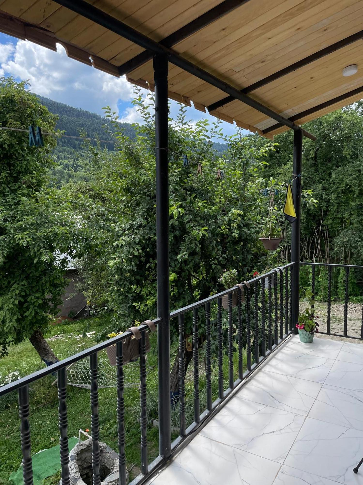 Mamuka Chartolani Guesthouse Μέστια Εξωτερικό φωτογραφία