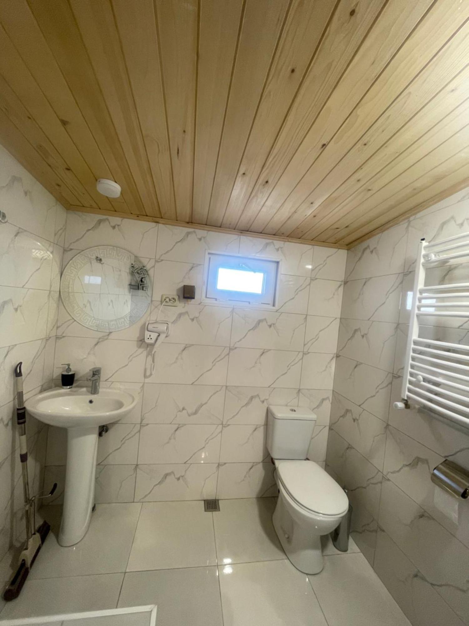 Mamuka Chartolani Guesthouse Μέστια Εξωτερικό φωτογραφία